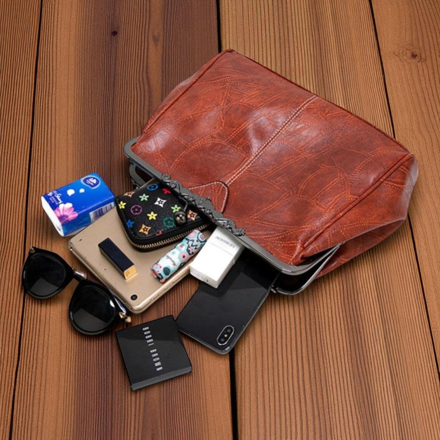 Vintage rankinė su raktu užrakinimui