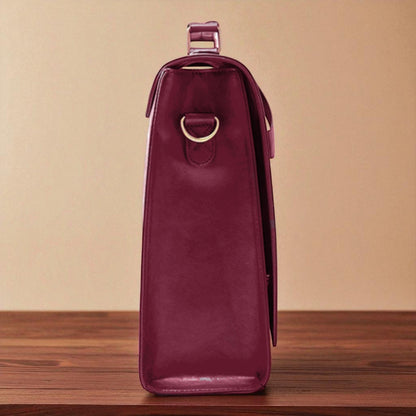 Stilinga moteriška kuprinė su papuošalu šleifo formos