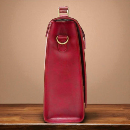 Stilinga moteriška kuprinė su papuošalu šleifo formos